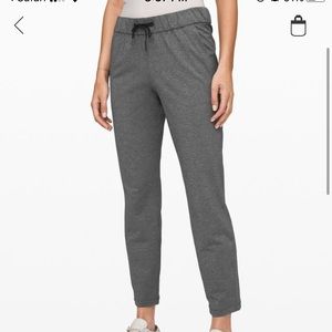 Lululemon On the Fly Pants grey size 4